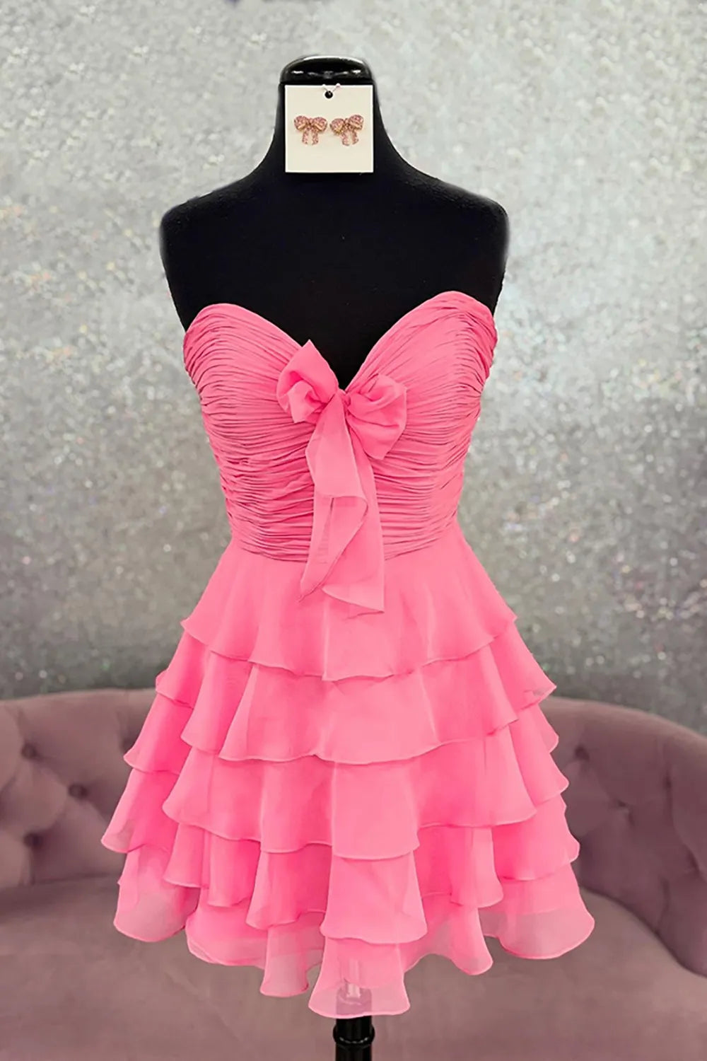 Charming A-Line Sweetheart Strapless Chiffon Mini Tiered Bow Party Dress