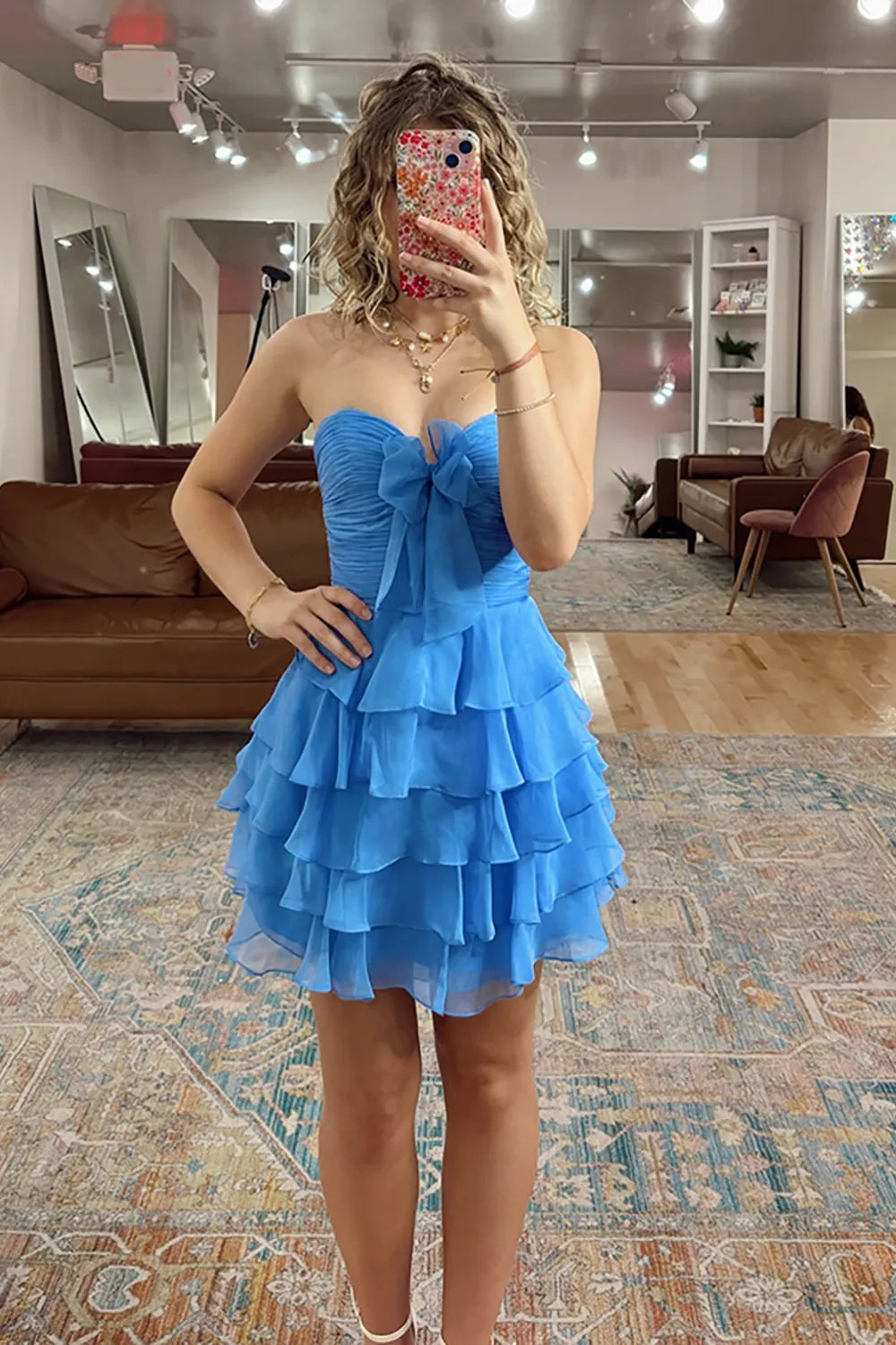 Charming A-Line Sweetheart Strapless Chiffon Mini Tiered Bow Party Dress