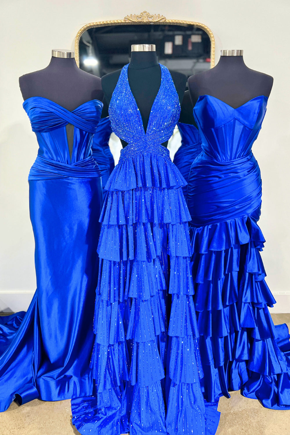 Vestido de fiesta de noche largo con abalorios, línea A, cuello halter, capas, brillante, espalda descubierta y abertura alta