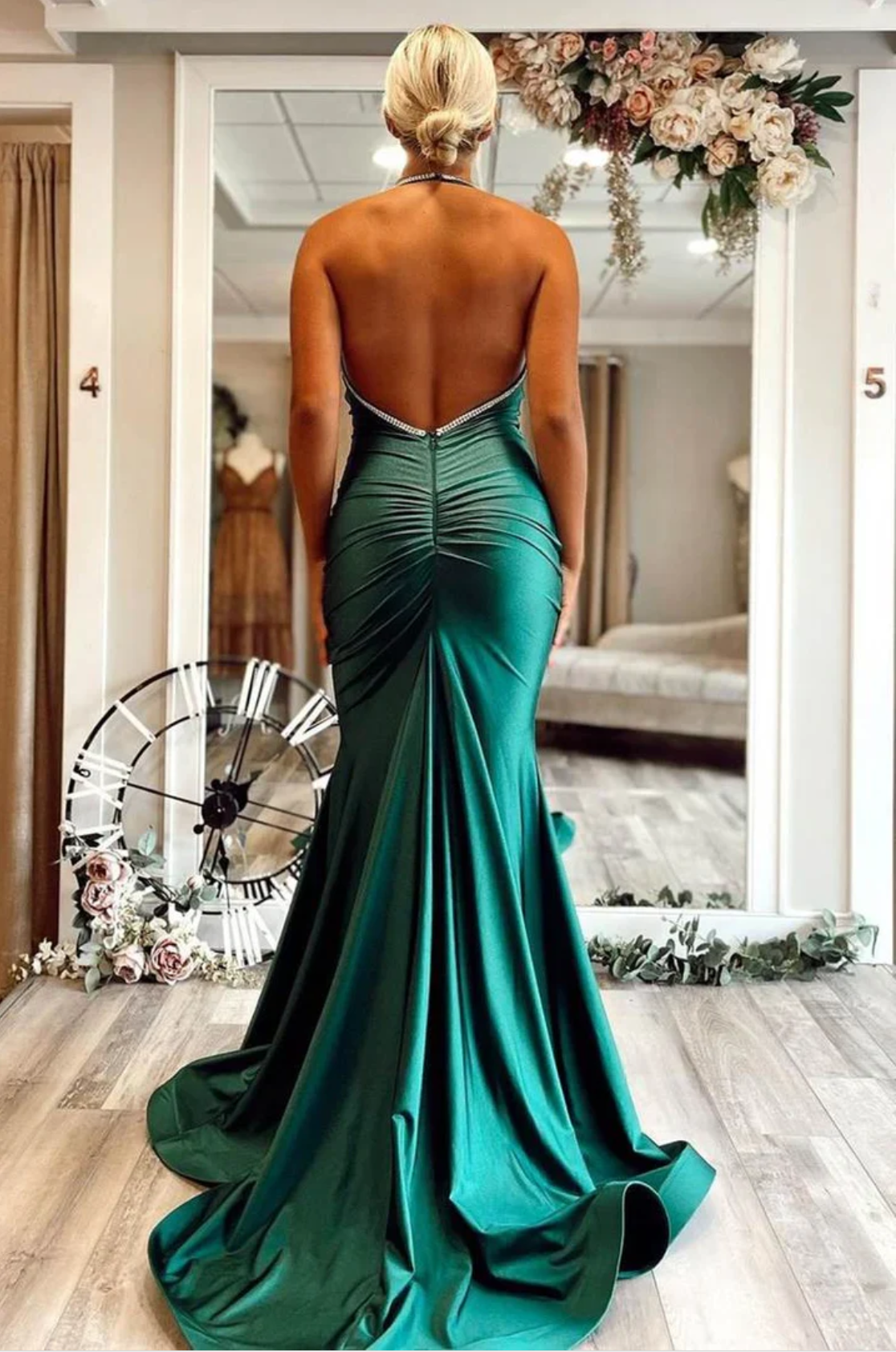 Elegante vestido de noche sirena con cuello halter, sexy vestido de fiesta de raso largo con espalda abierta