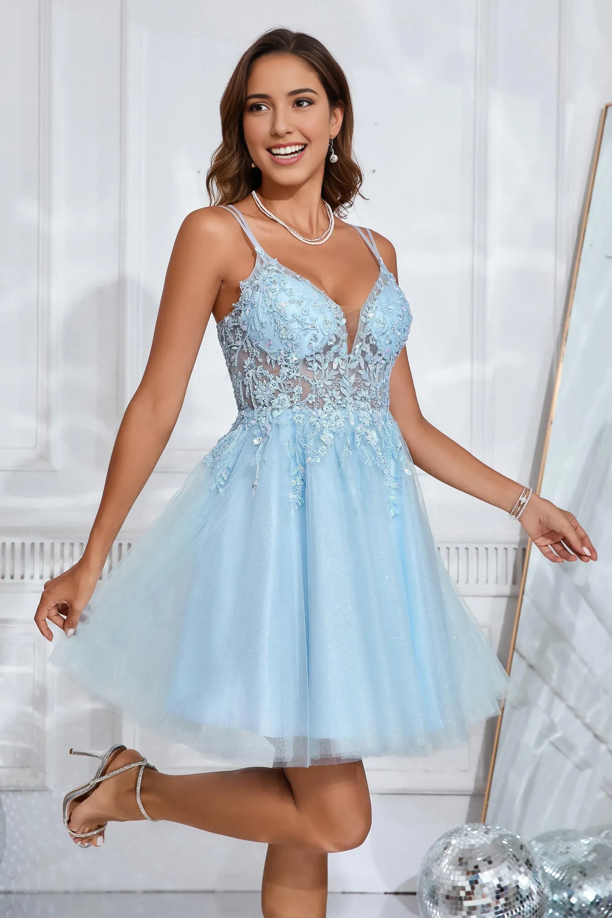 Dreamy A-Line Plunge Neck Spaghetti Tulle Short Lace Homecoming Dress