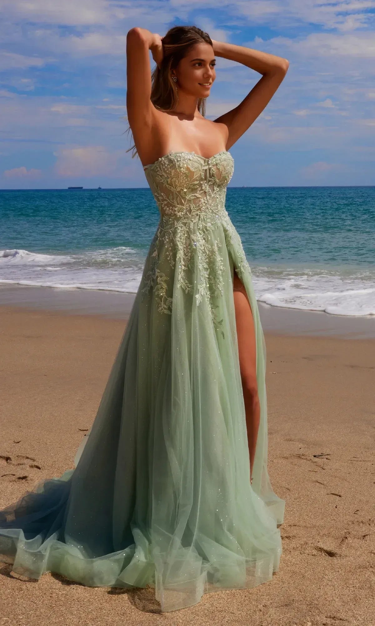 Dreamy A-Line Strapless Sleeveless Tulle Maxi High Slit Applique Prom Dress Ball Gown