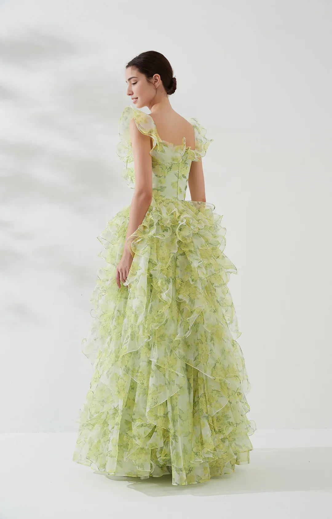 Dreamy Ballgown SquareNeck Sleeveless Tulle Floor-Length Ruffled Prom Dress