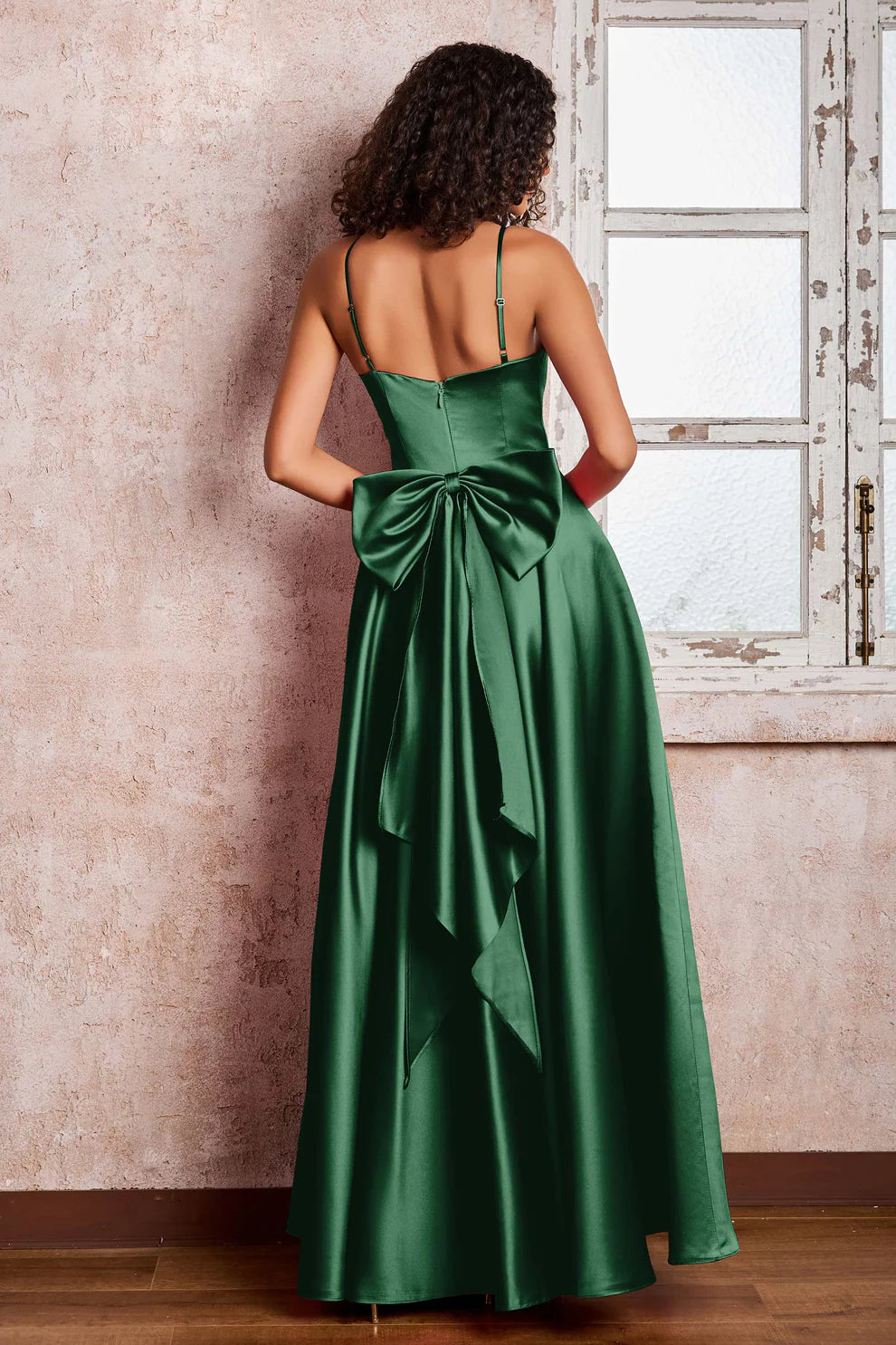 Elegante Vestido de Noche de Satén con Tirantes Finos y Corte en A, Largo hasta el Suelo, con Lazo en la Espalda para Fiesta de Graduación
