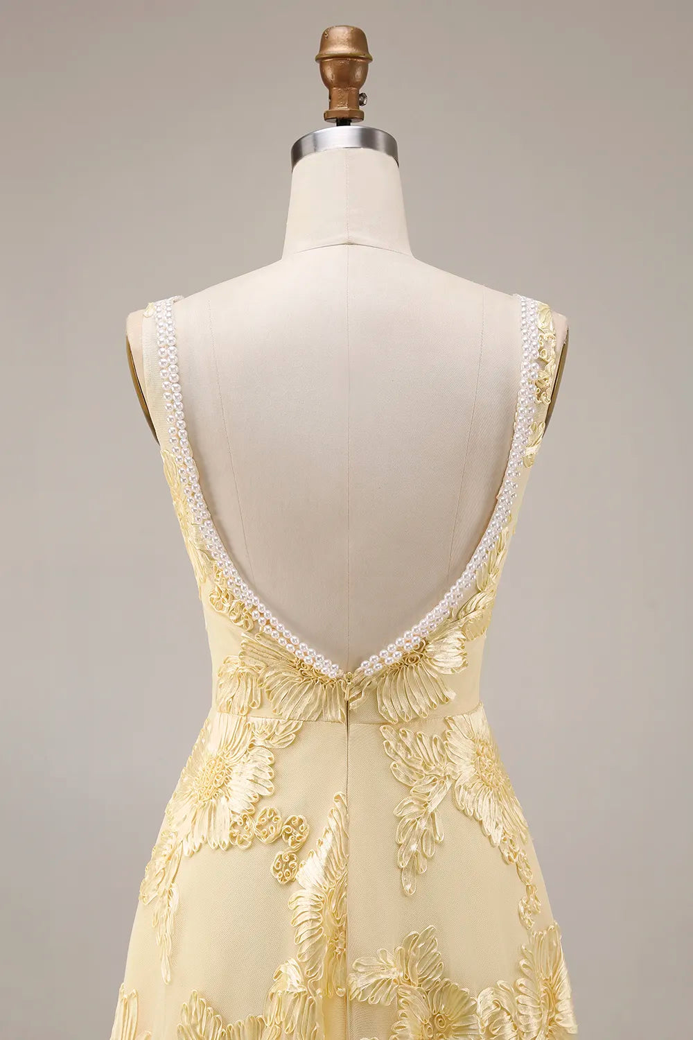Elegante Vestido de Fiesta Largo de Tul con Cuello Cuadrado, Línea A y Apliques Florales de Cuentas