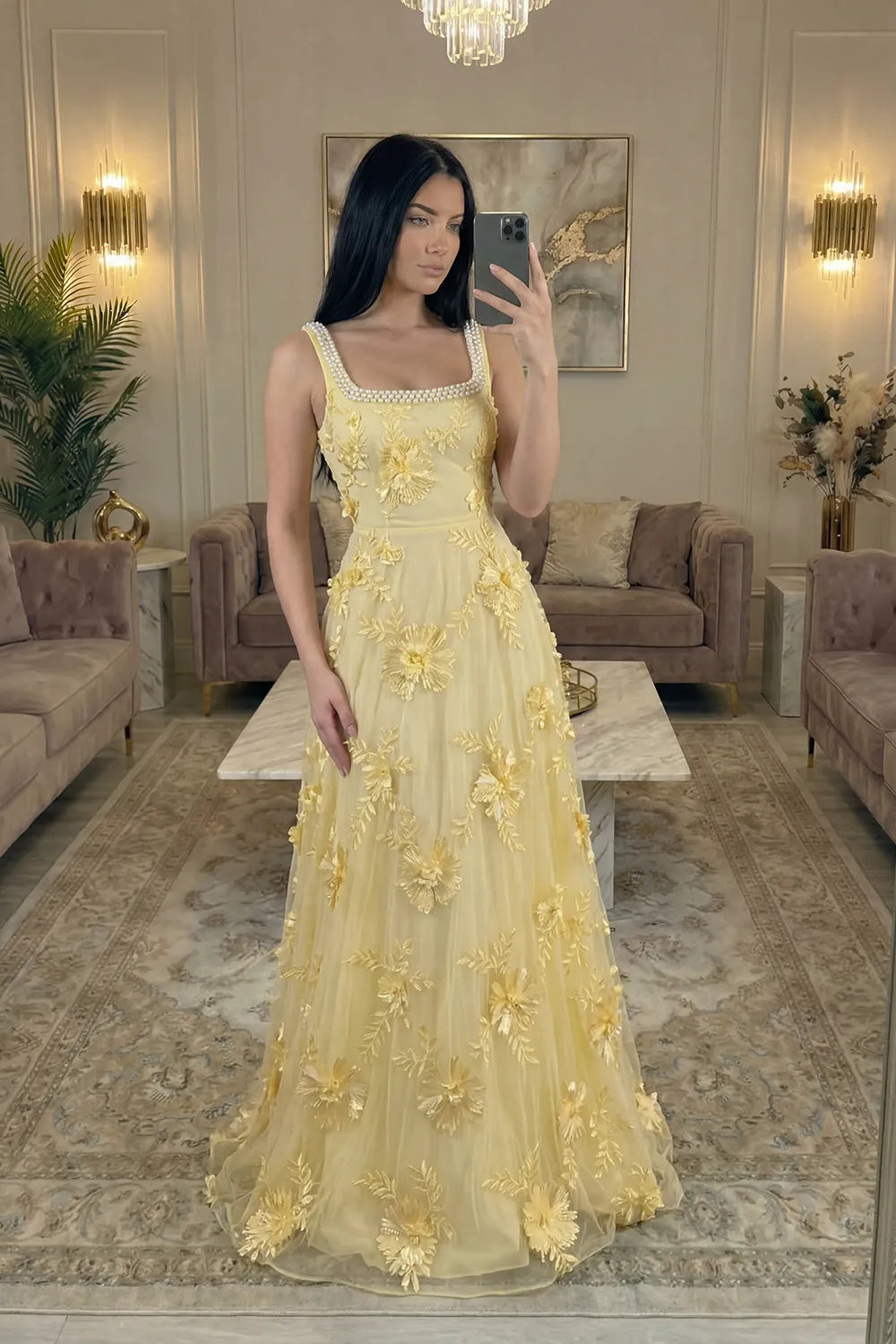 Elegante Vestido de Fiesta Largo de Tul con Cuello Cuadrado, Línea A y Apliques Florales de Cuentas