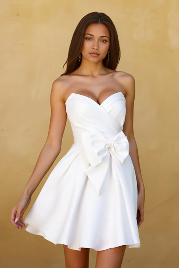 Elegant A-Line Strapless Satin Short Bow Homecoming Dress