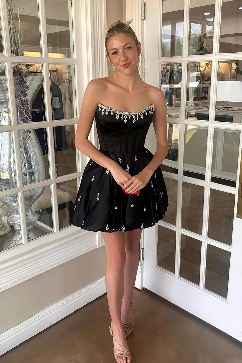 Vestido de Fiesta Mini Ajustado con Fruncido y Tirantes de Espagueti con Escote Pronunciado para Fiesta de Bienvenida