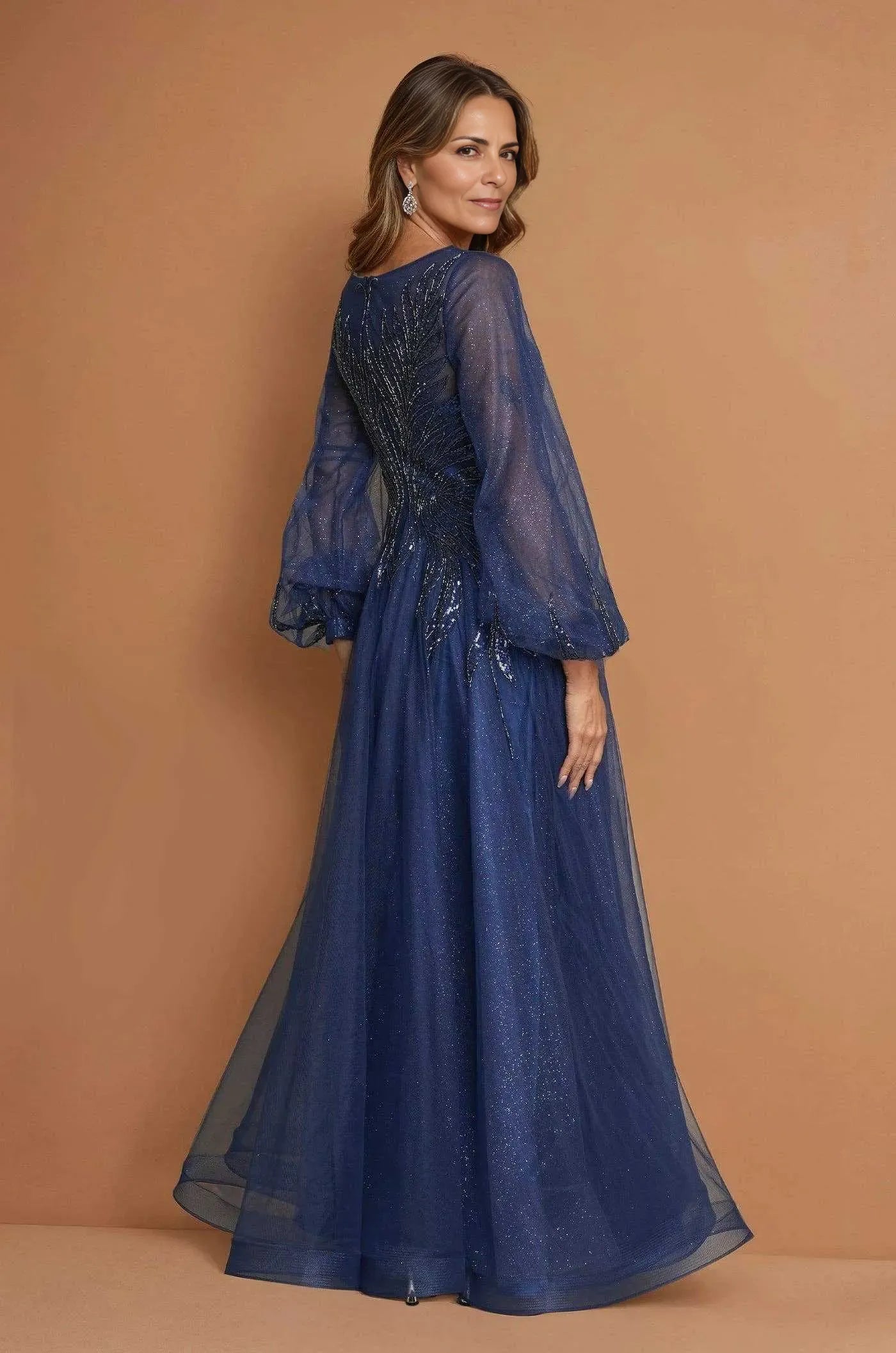 Elegante Vestido de Madrina con Cuello en V, Manga Larga de Tul, Línea A y Lentejuelas para Noche