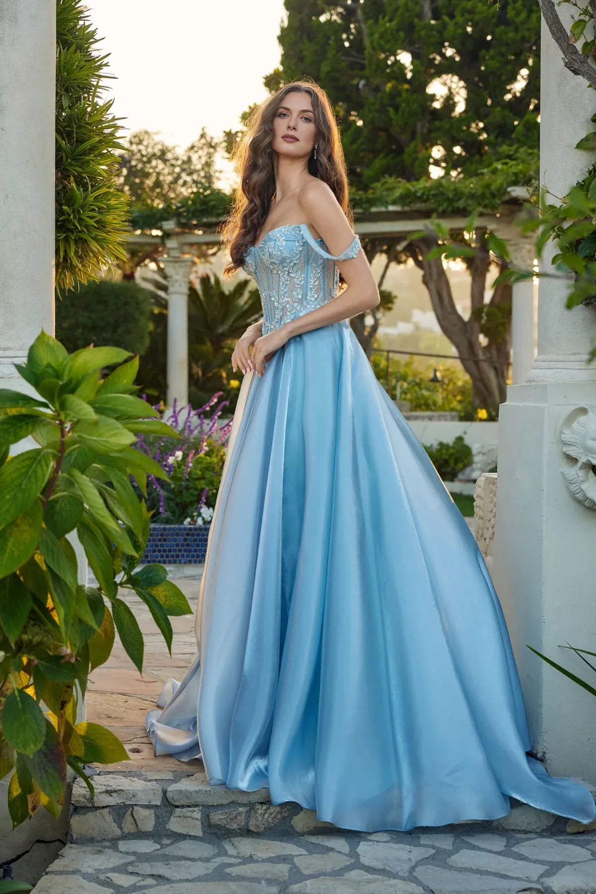 Vestido de Noche Elegante Escote Corazón sin Hombros Manga Corta Corsé de Pedrería para Fiesta de Graduación
