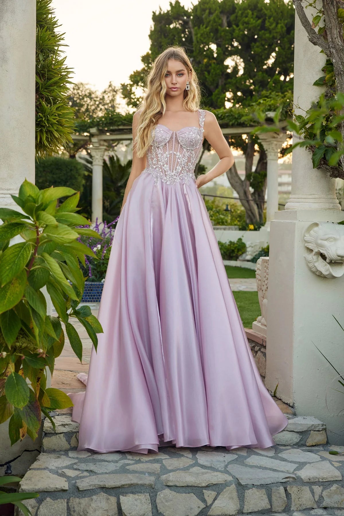 Vestido de Noche Elegante Escote Corazón sin Hombros Manga Corta Corsé de Pedrería para Fiesta de Graduación