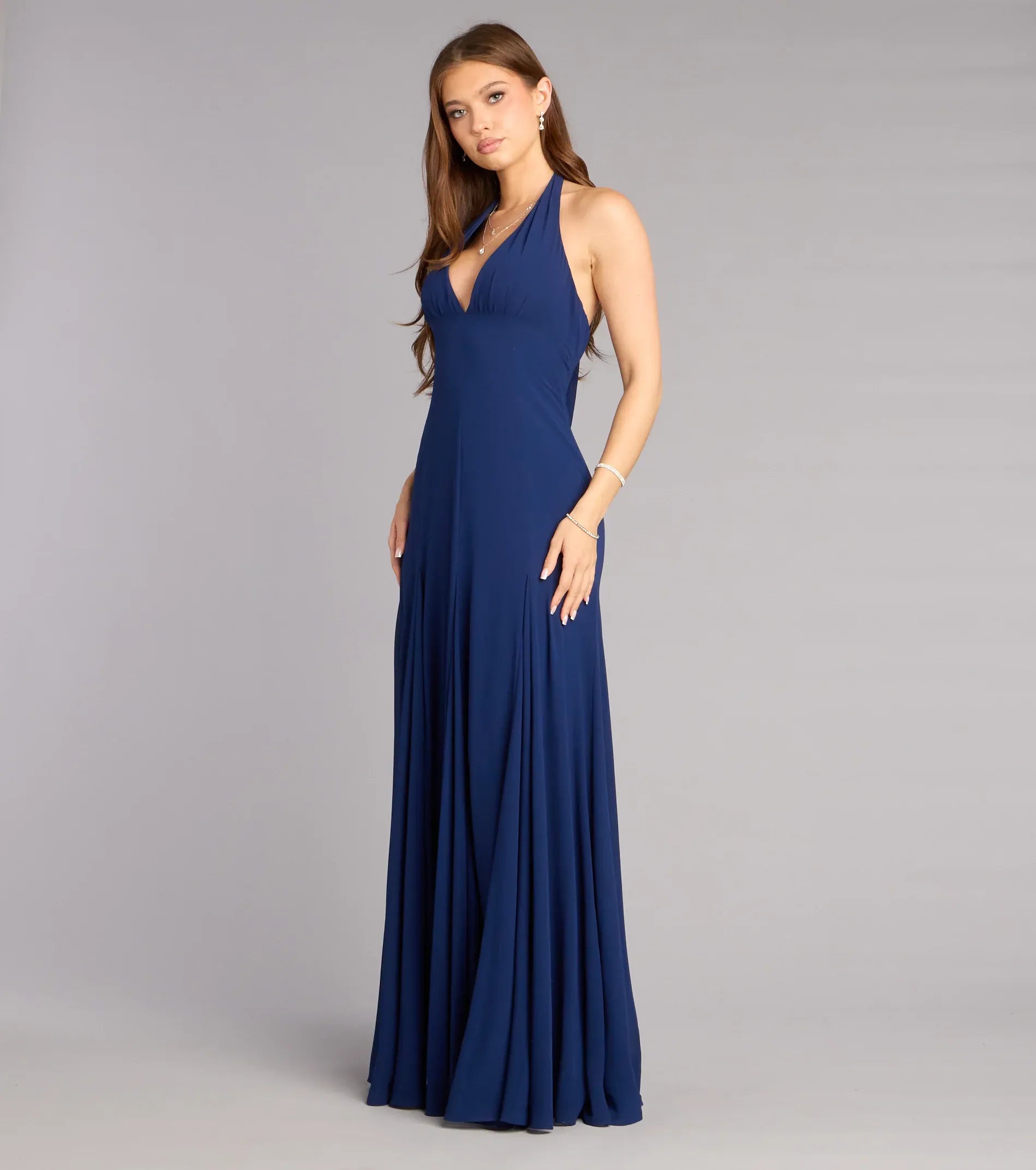 Graceful A-Line Halter V-Neck Sleeveless Chiffon Open Back Formal Evening Dress