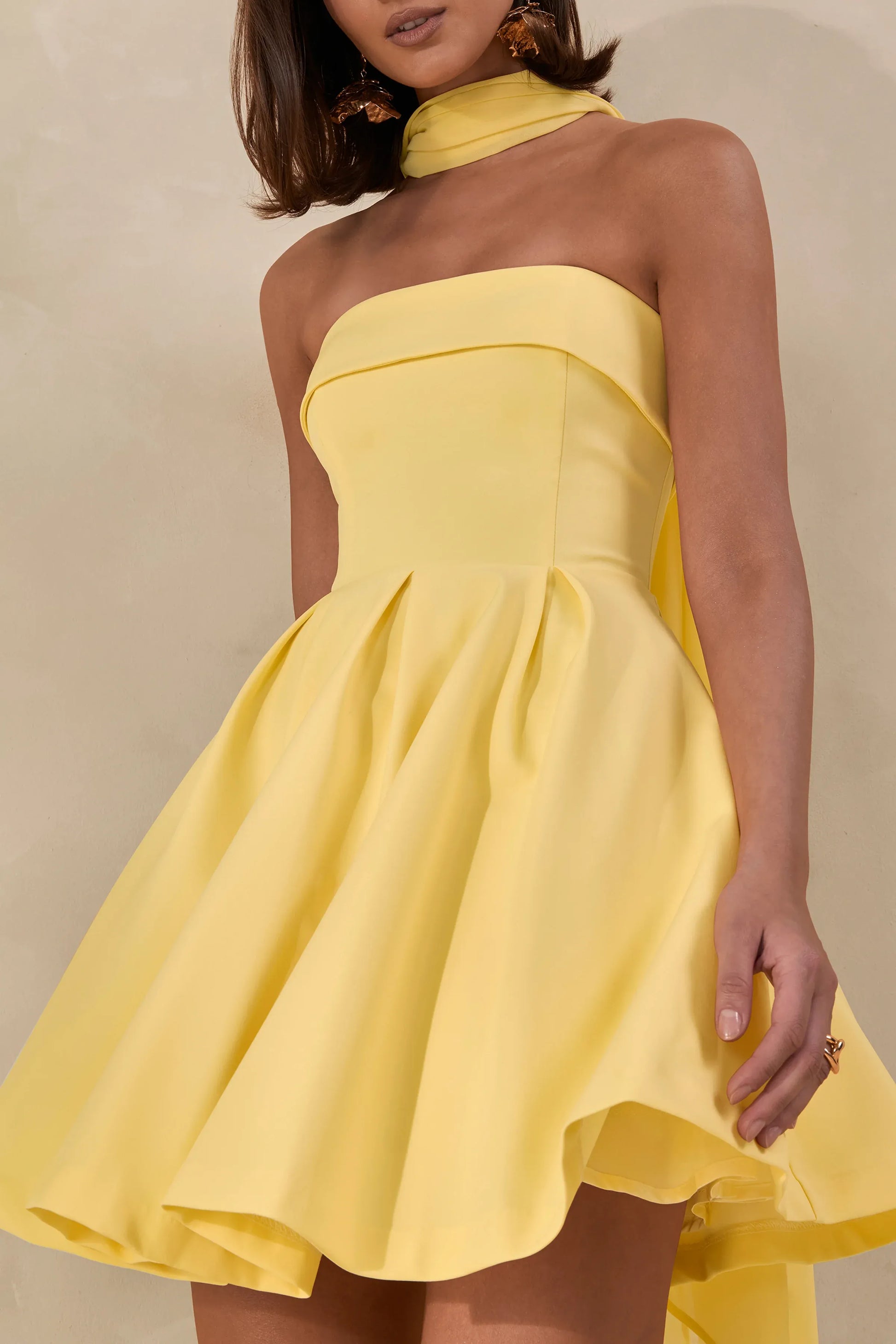 Elegant Fit-and-flare Strapless Sleeveless Crepe Homecoming Dress Mini Pleated Choker-sash Cocktail Dress