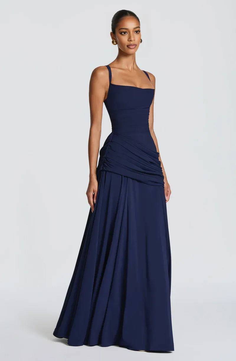 Elegante vestido maxi de chifón con escote cuadrado ajustado y cordones para damas de honor