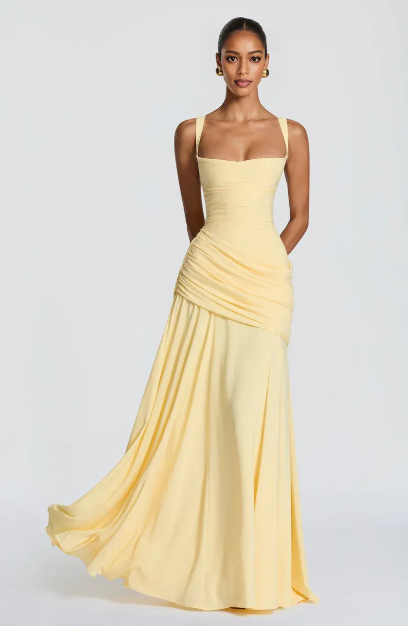 Elegante vestido maxi de chifón con escote cuadrado ajustado y cordones para damas de honor
