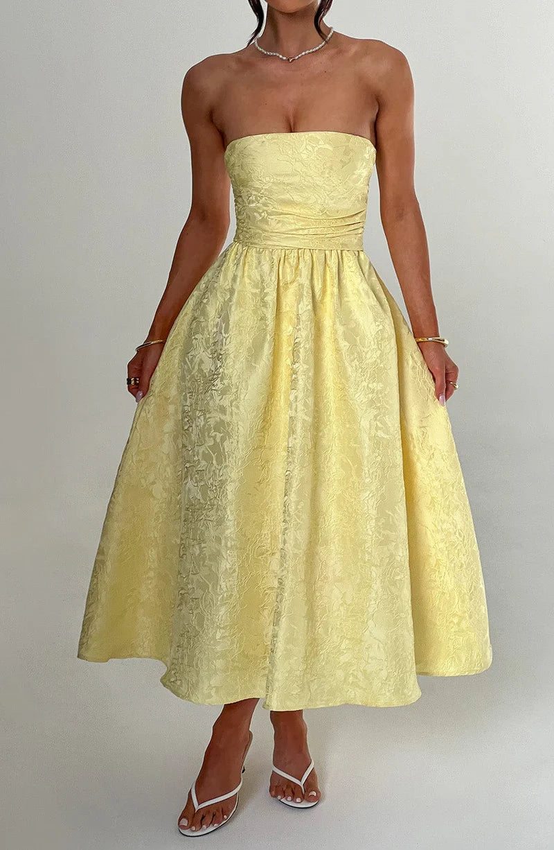 Elegante vestido de cóctel acampanado sin tirantes de jacquard ajustado con corsé y de noche midi