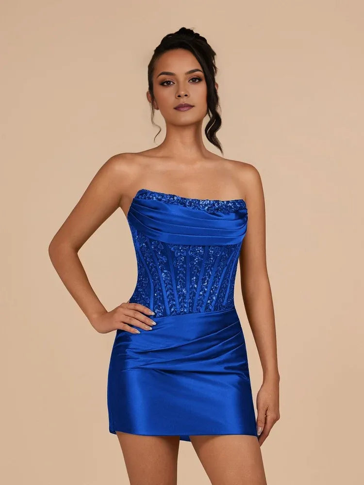 Elegante minivestido ceñido sin tirantes de satén con corsé y cordones para regreso a casa