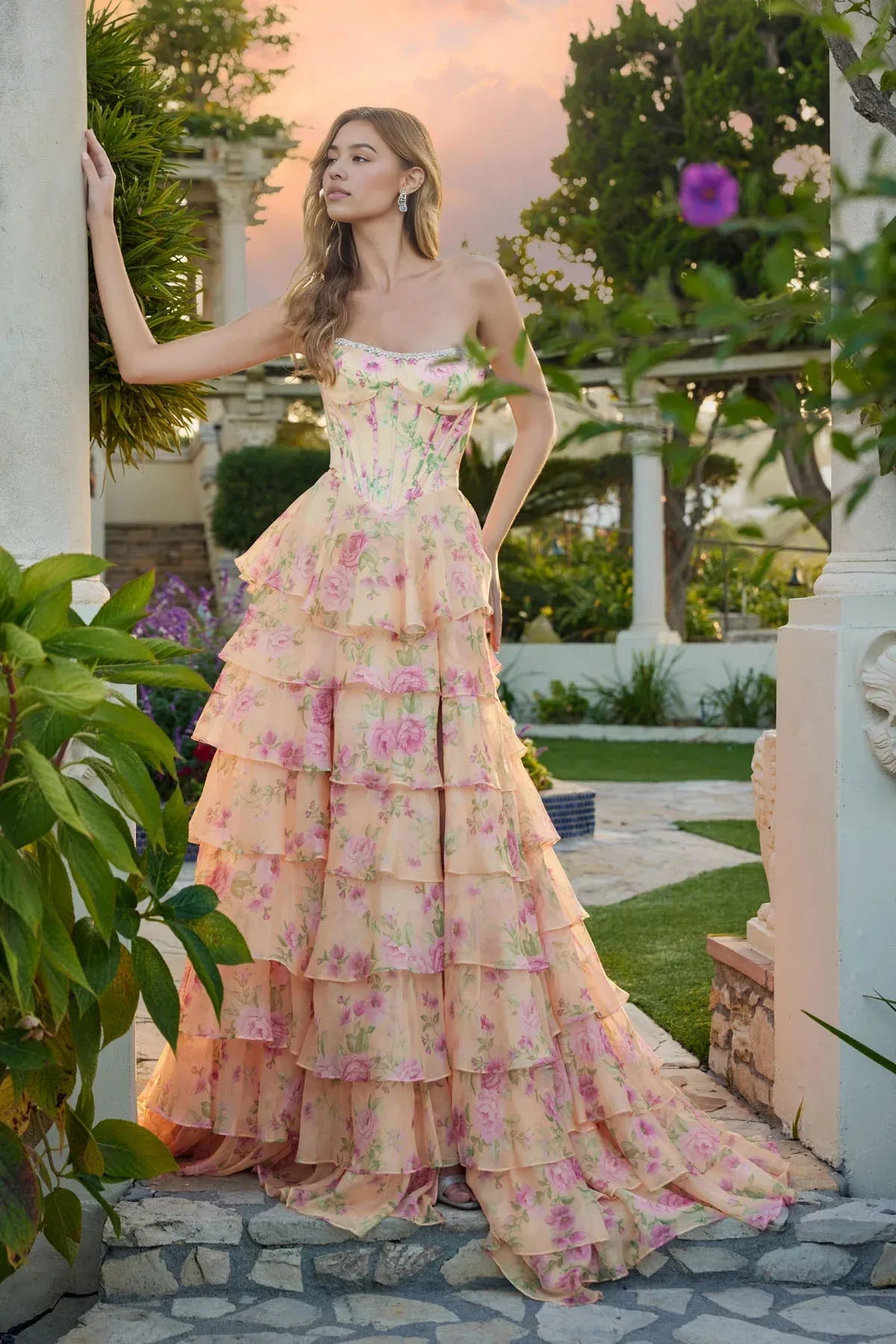 Elegant Floral Print Strapless Corset Bodice Tiered Ruffle Prom Dress Formal Evening Gown