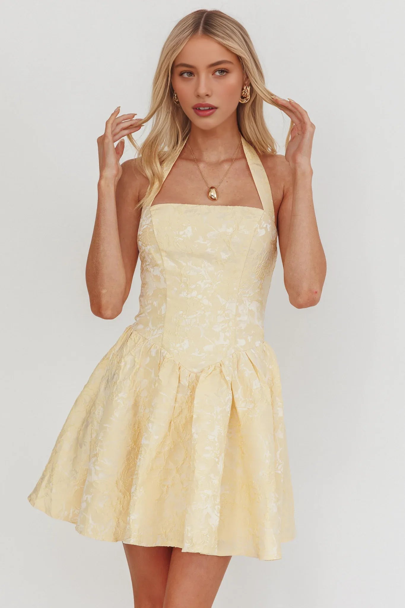Elegant Cute A-line Halter Neck Sleeveless Jacquard Mini Homecoming Dress