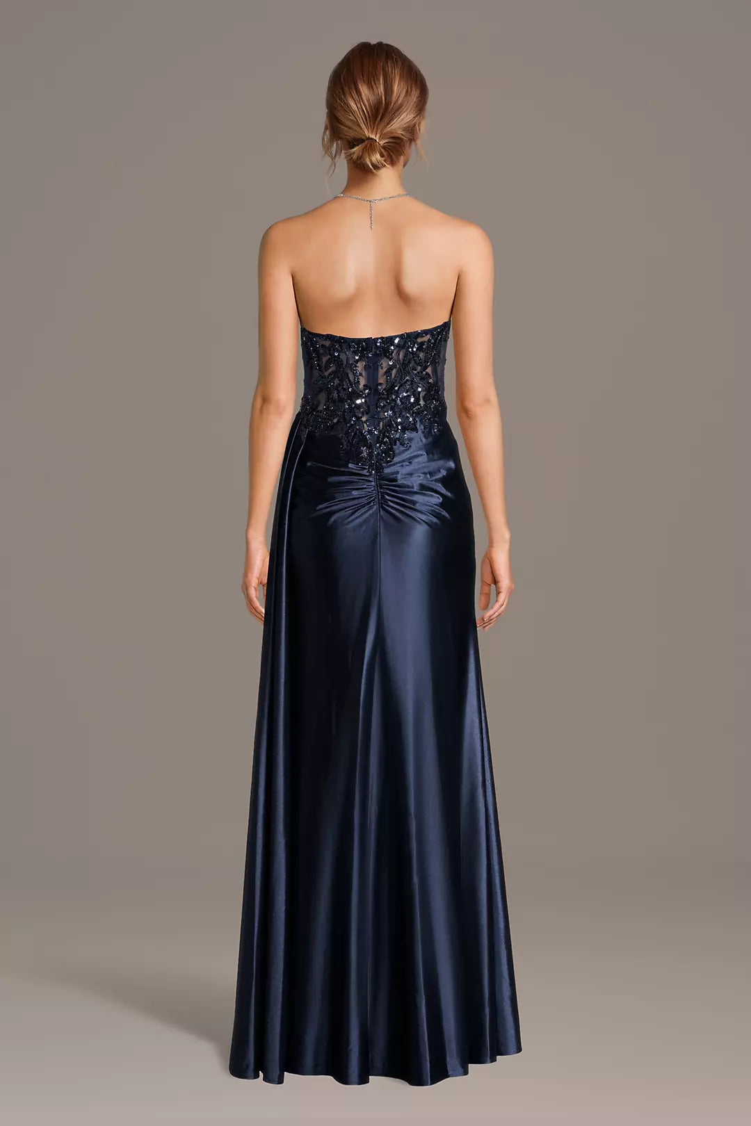 Elegant Mermaid Strapless Satin Long Beaded Applique Evening Dress