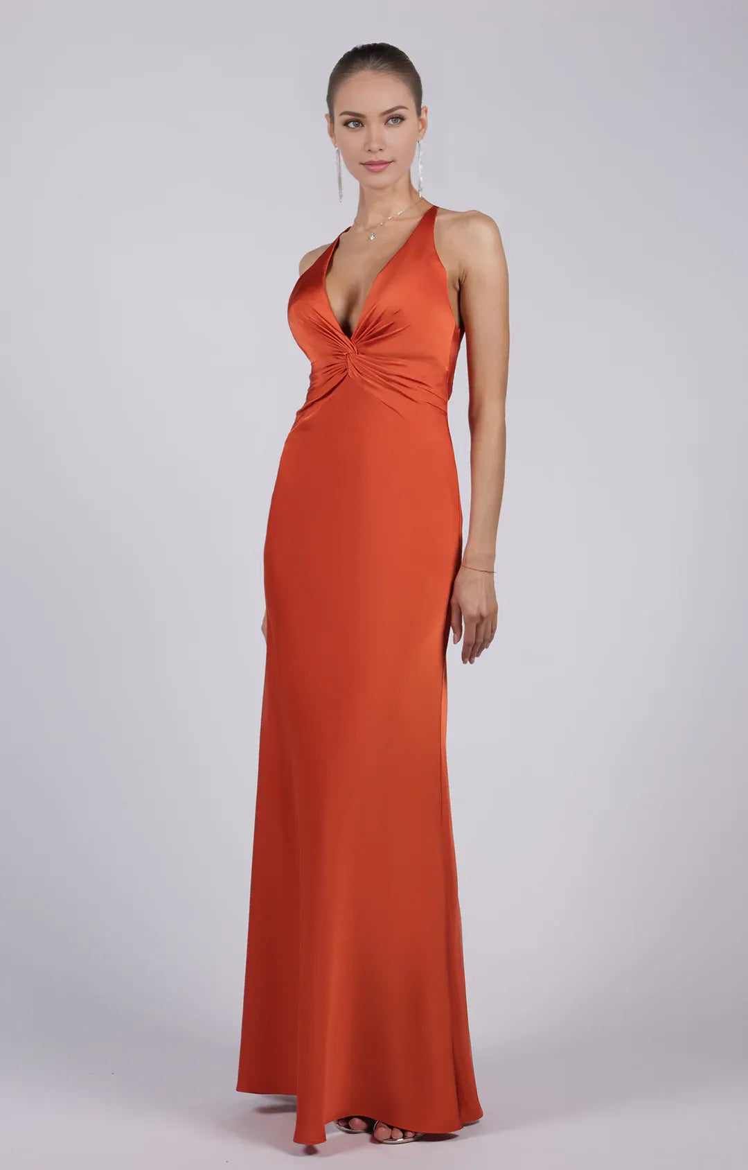 Elegant Sheath Halter Sleeveless Satin Floor-Length TwistFront Evening Dress