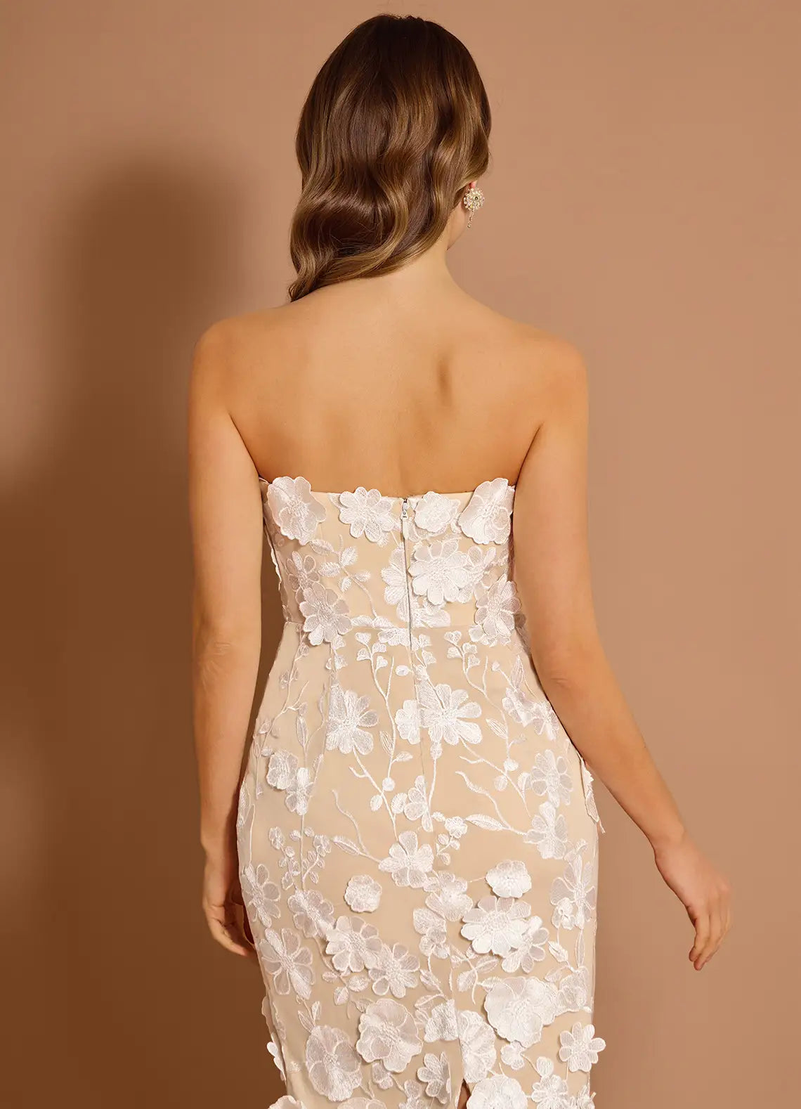 Elegant Sheath Strapless Sleeveless Mesh Midi BackSlit 3DFloral Cocktail Dress