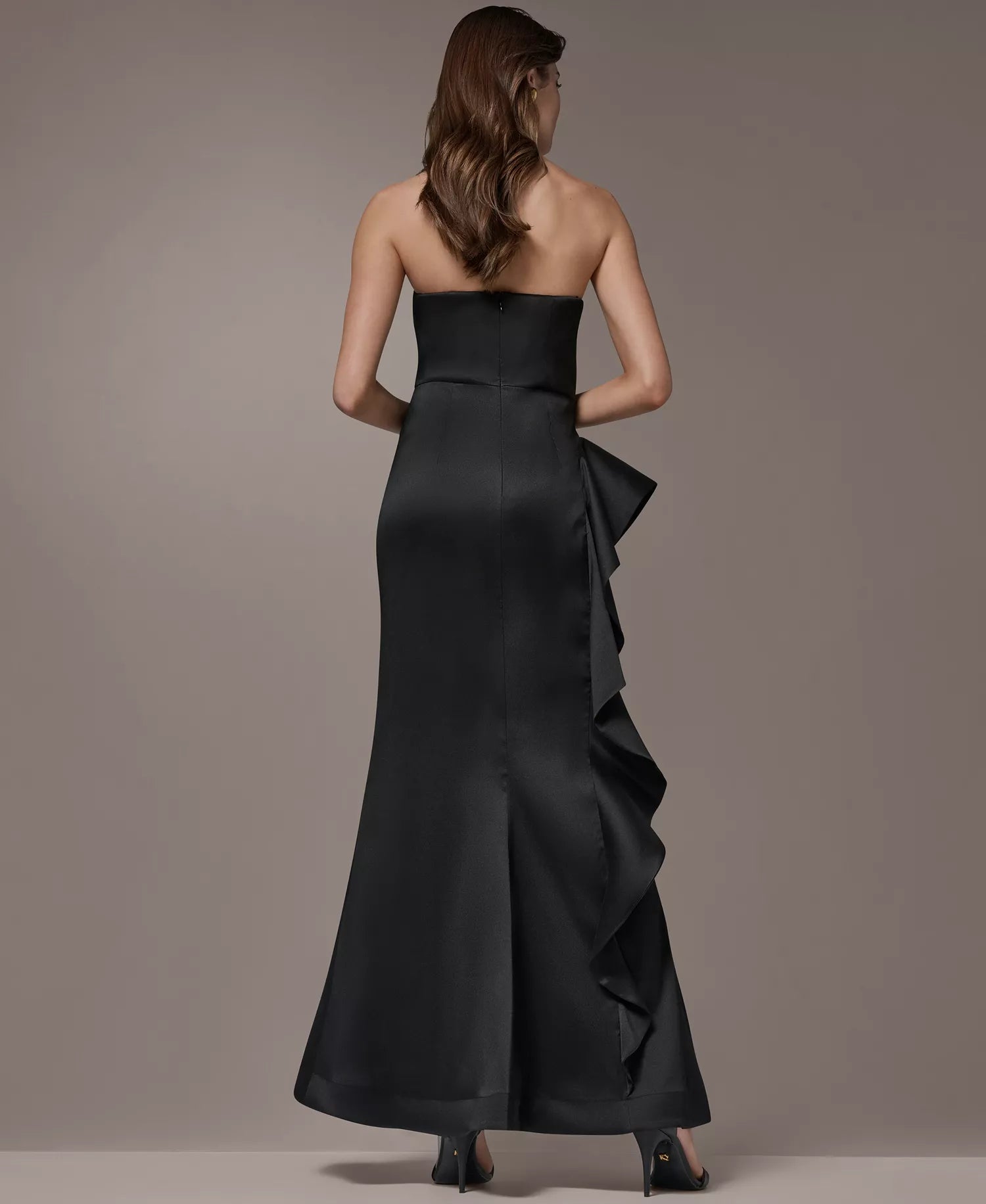 Elegant Strapless Satin Cocktail Dress Mermaid Gown With Ruffle Slit