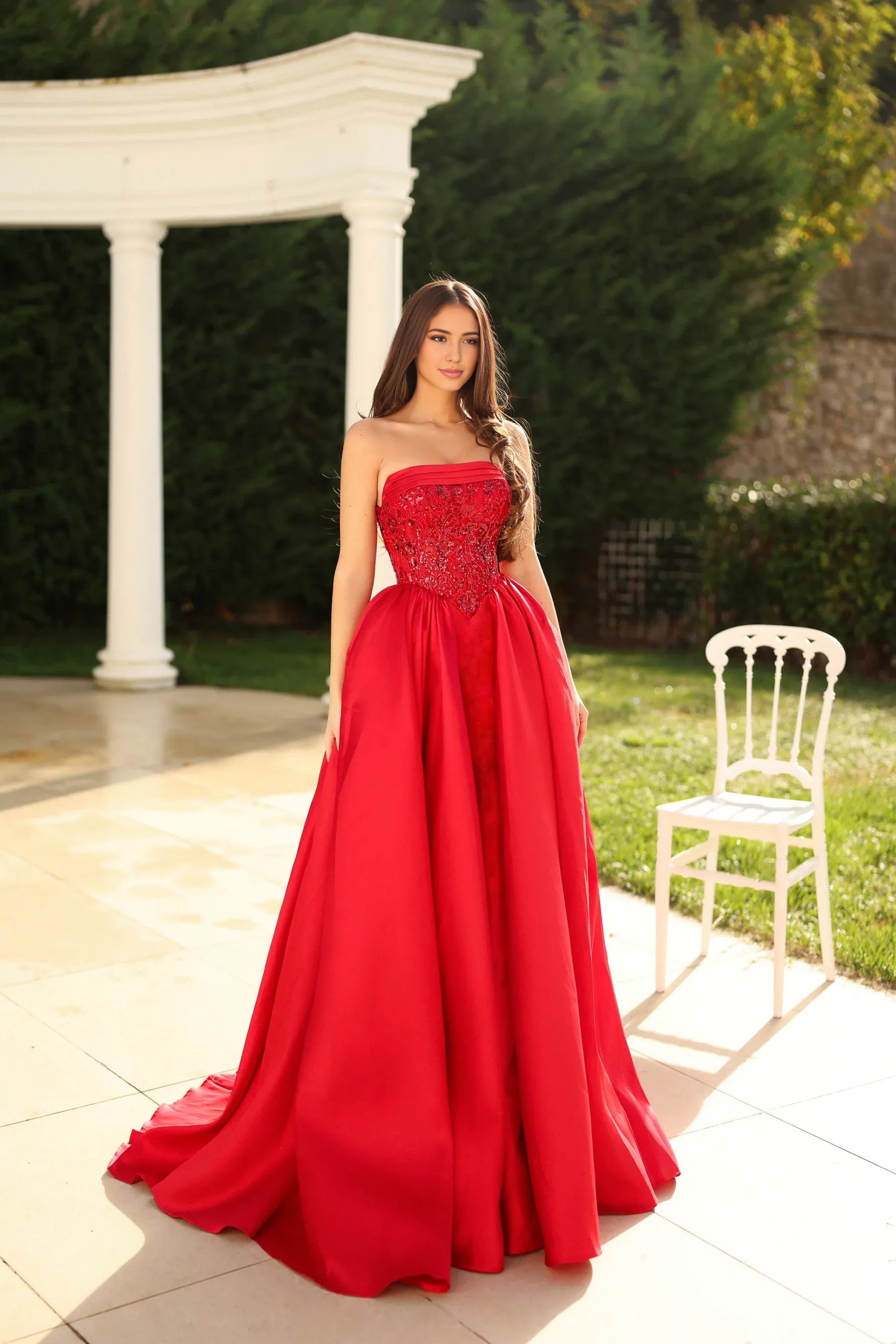 Vestido de fiesta con escote corazón estilo princesa línea A con adornos, corsé y abertura alta