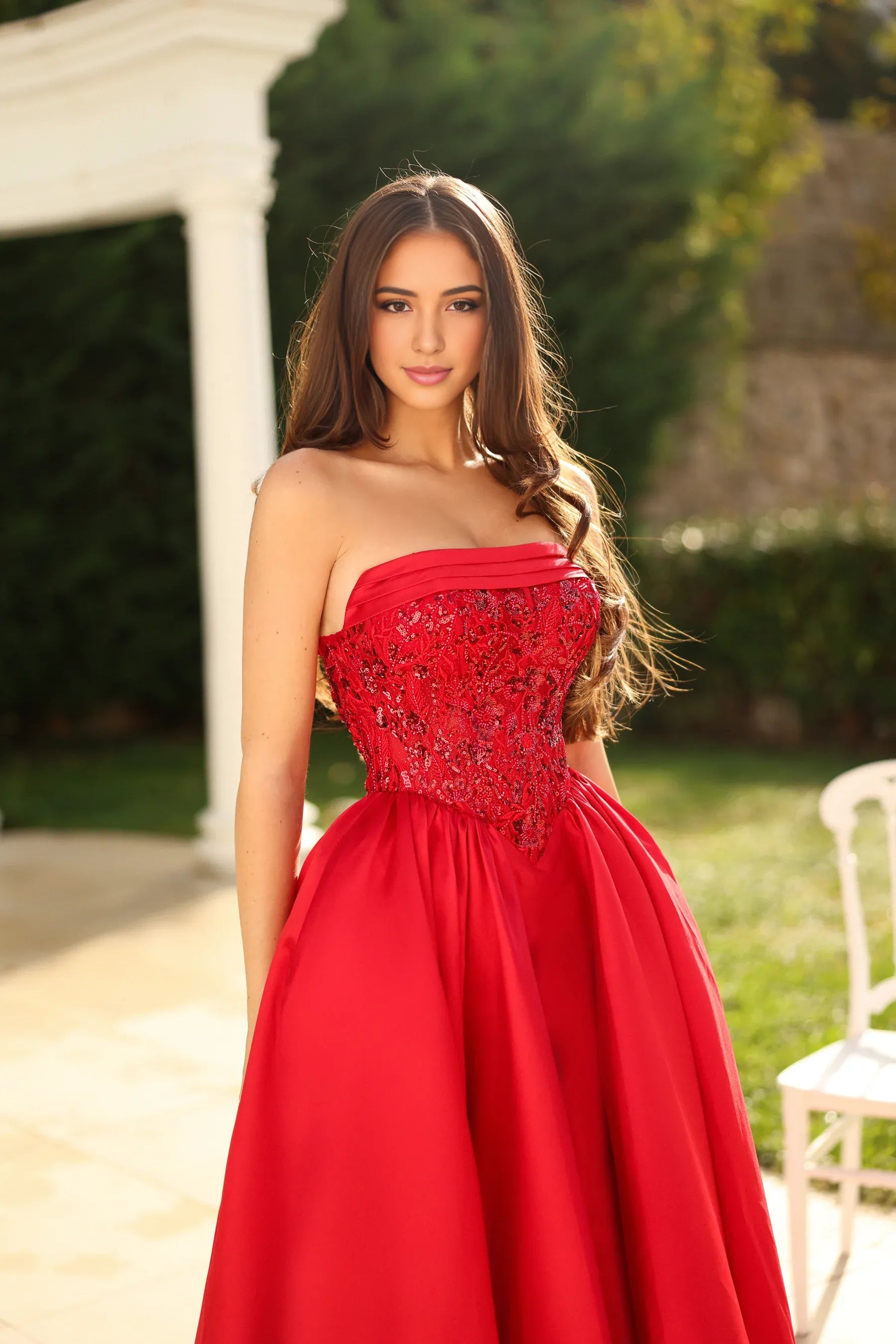 Vestido de fiesta con escote corazón estilo princesa línea A con adornos, corsé y abertura alta