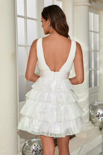 Flirty A-Line Plunge Sleeveless Tulle Short Tiered Homecoming Dress
