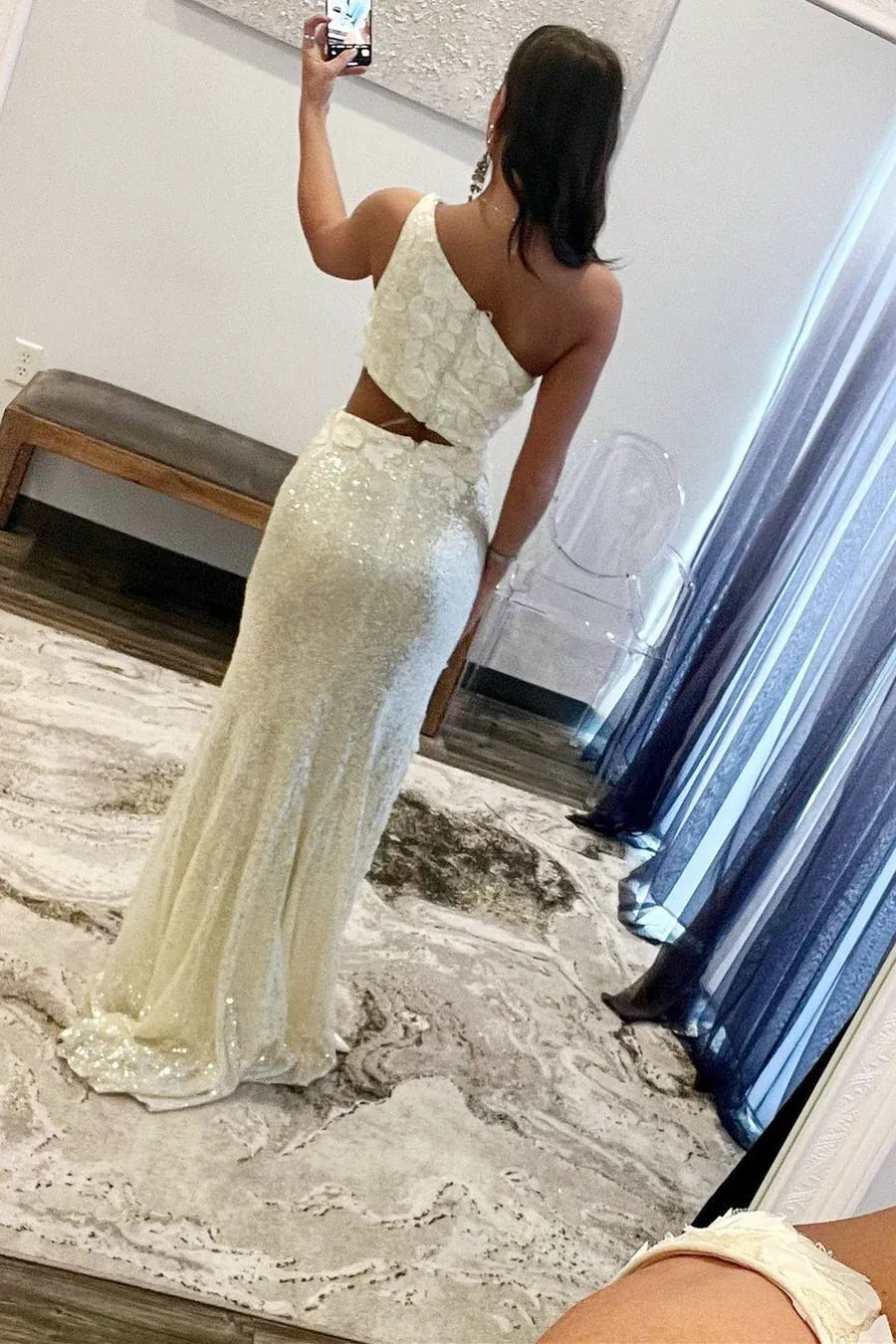 Vestido de fiesta sirena largo hasta el suelo con lentejuelas florales, un solo hombro y aberturas