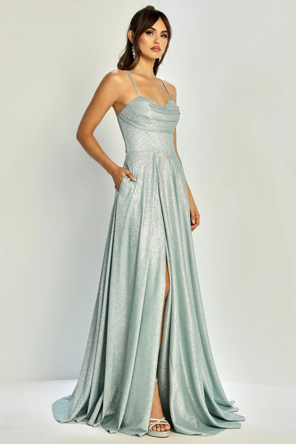 Vestido de Fiesta/Dama de Honor con Brillos, Corte en A Fluido, Cuello Desbocado, Tirantes Delgados, Corsé y Abertura