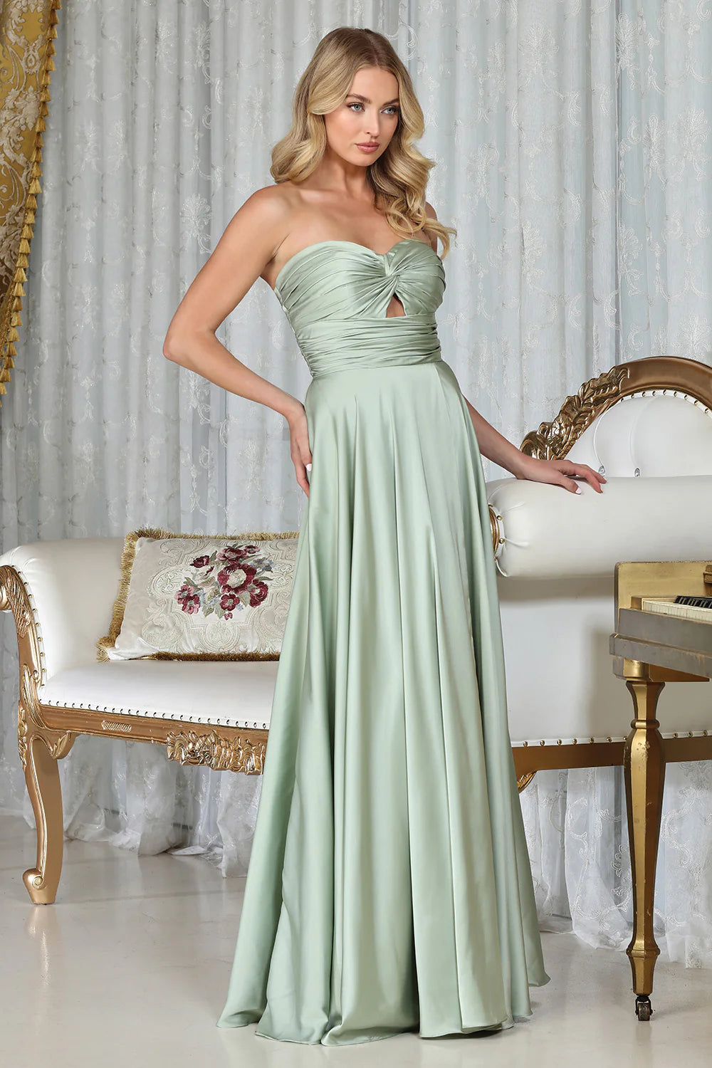 Vestido de satén de corte A sin tirantes con escote corazón fluido para damas de honor, hasta el suelo, con abertura y corte tipo ojo de cerradura, para fiesta de graduación