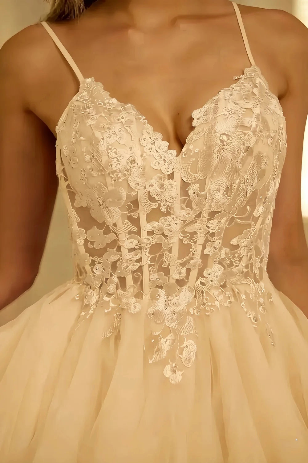 Lace A‑Line V‑Neck Spaghetti‑Strap V‑Back Mini Homecoming Dress
