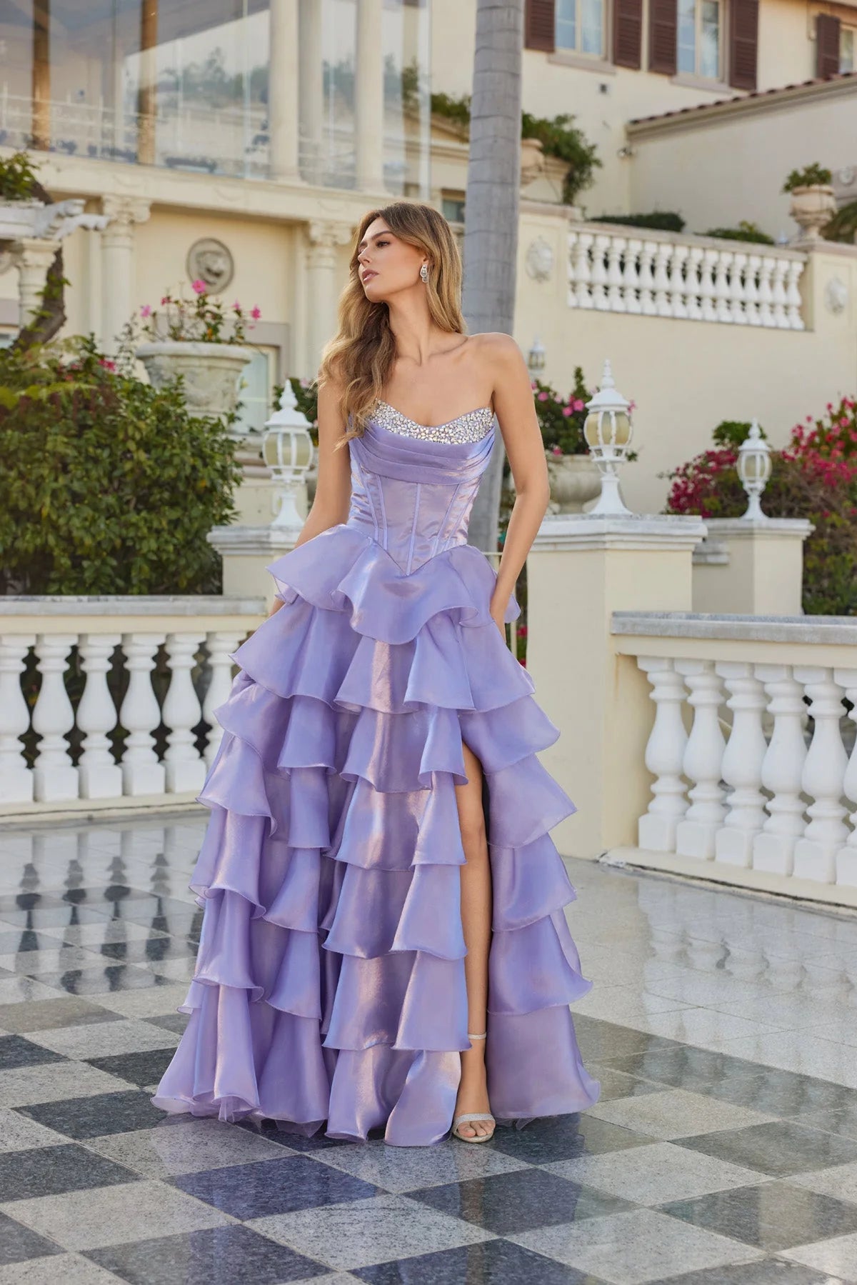 Vestido de gala glamuroso, sin tirantes, escote corazón, sin mangas, con volantes y pedrería, para fiesta de graduación