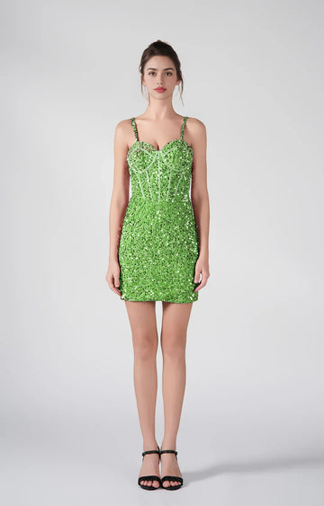 Vestido de fiesta corto ajustado con escote corazón y lentejuelas Glamorous