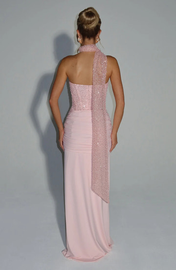 Vestido de fiesta largo de sirena glamuroso con escote corazón, abalorios y bufanda