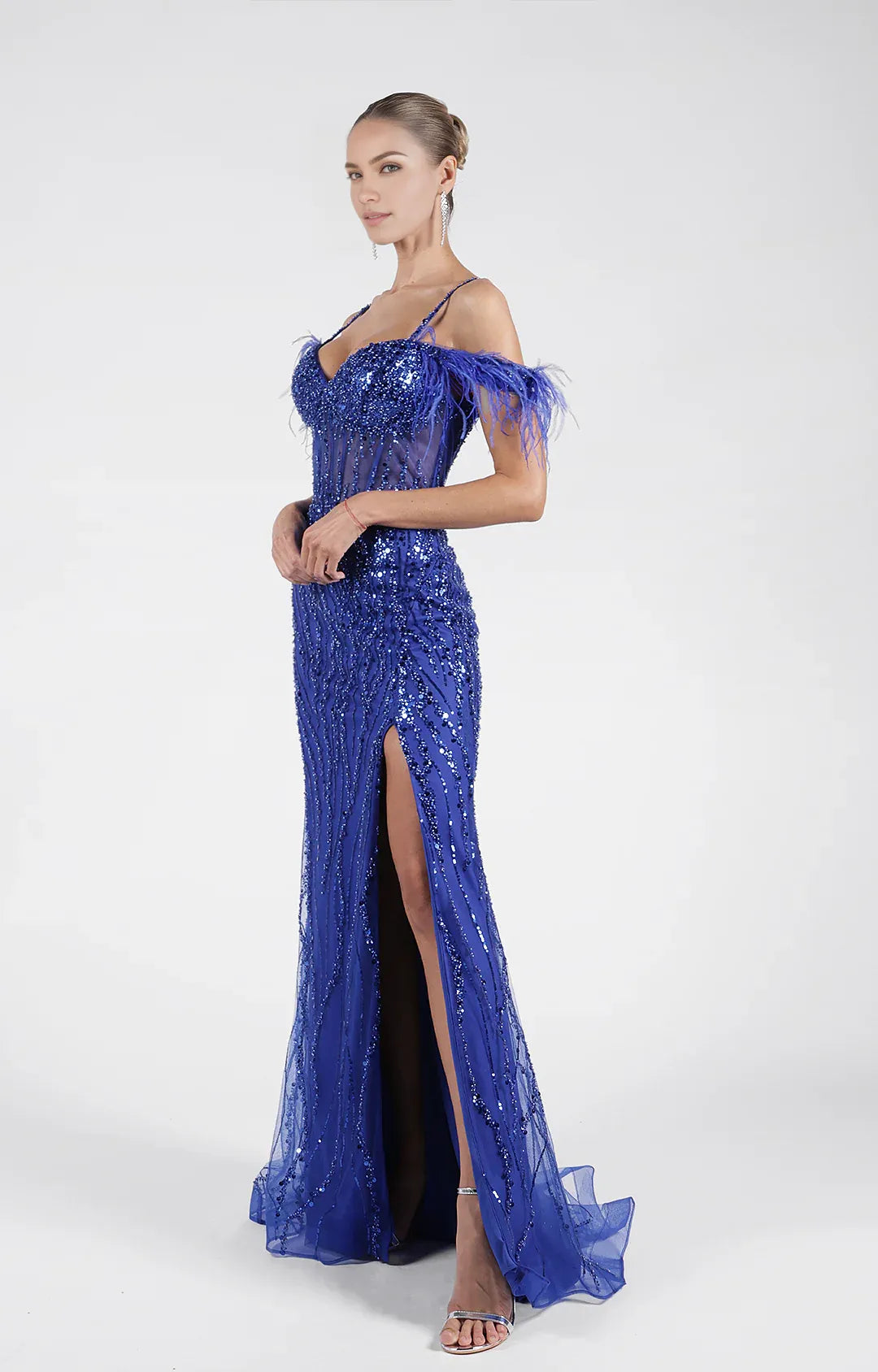 Glamorous Mermaid OffShoulder Sleeveless Tulle Floor-Length FeatherProm Dress