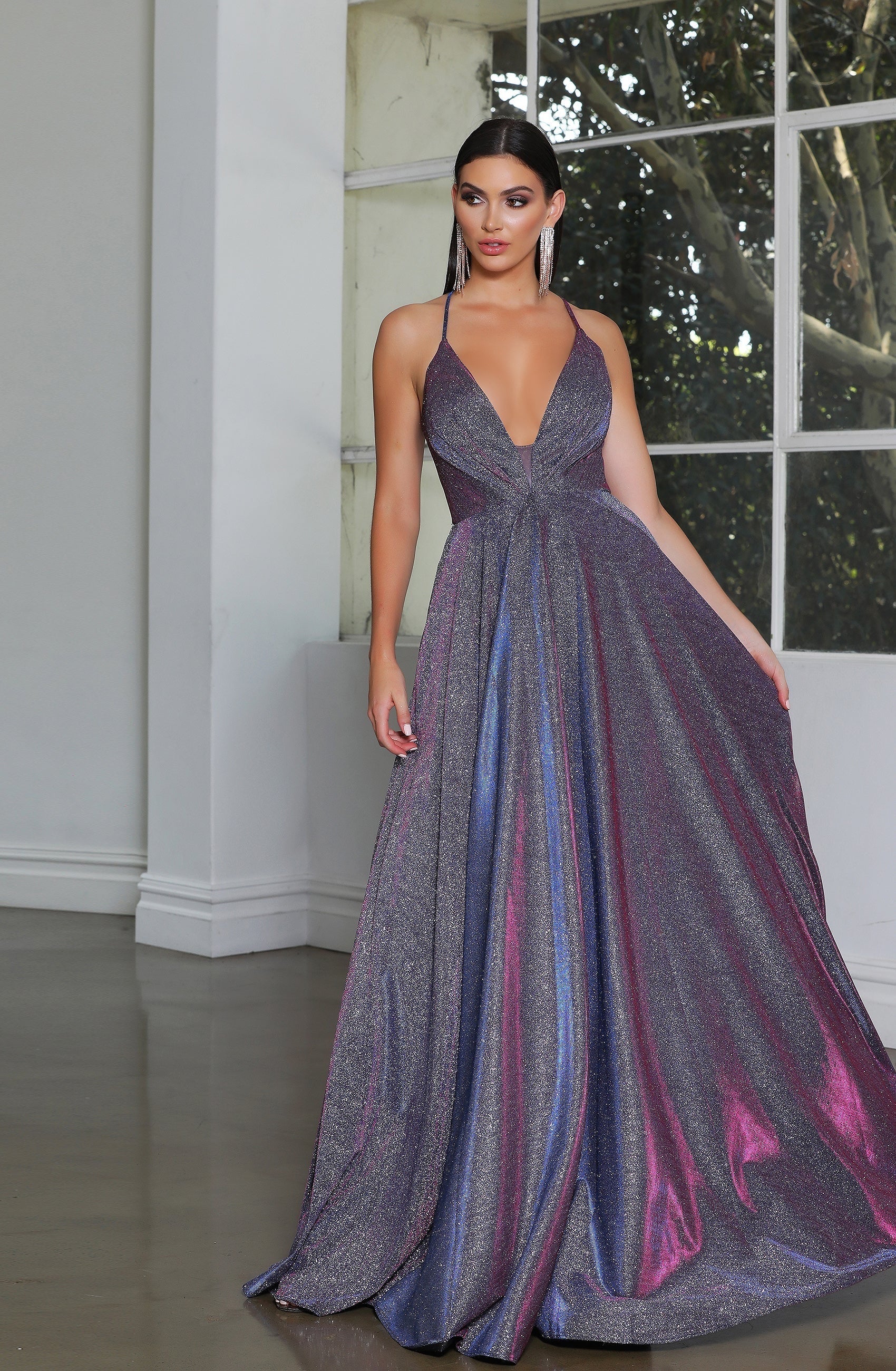 Vestido largo de fiesta glamuroso con purpurina, escote halter y espalda descubierta
