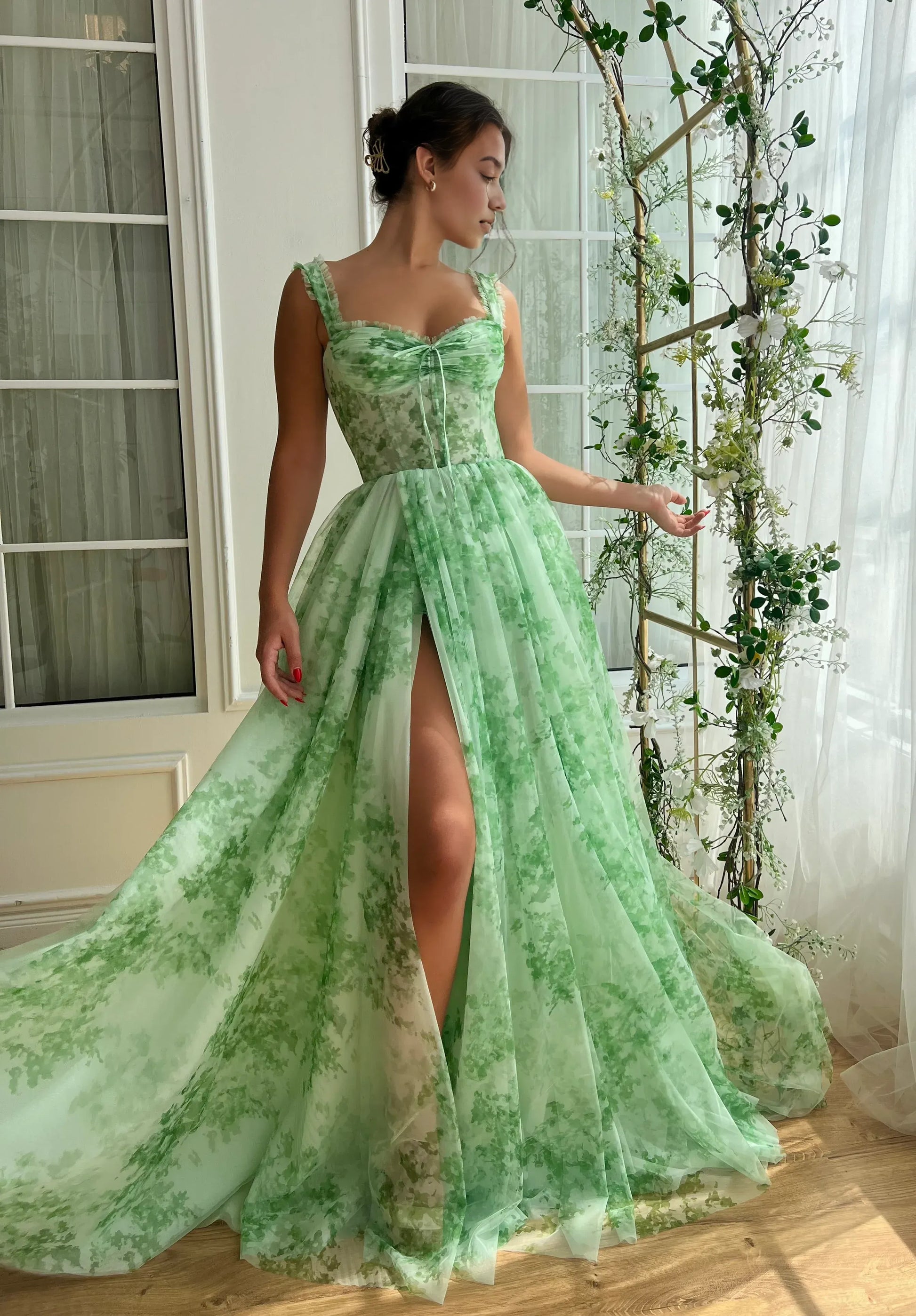 Dreamy A-Line Sweetheart Sleeveless Floral Print Garden Party Tulle Lace-Up Prom Evening Gown