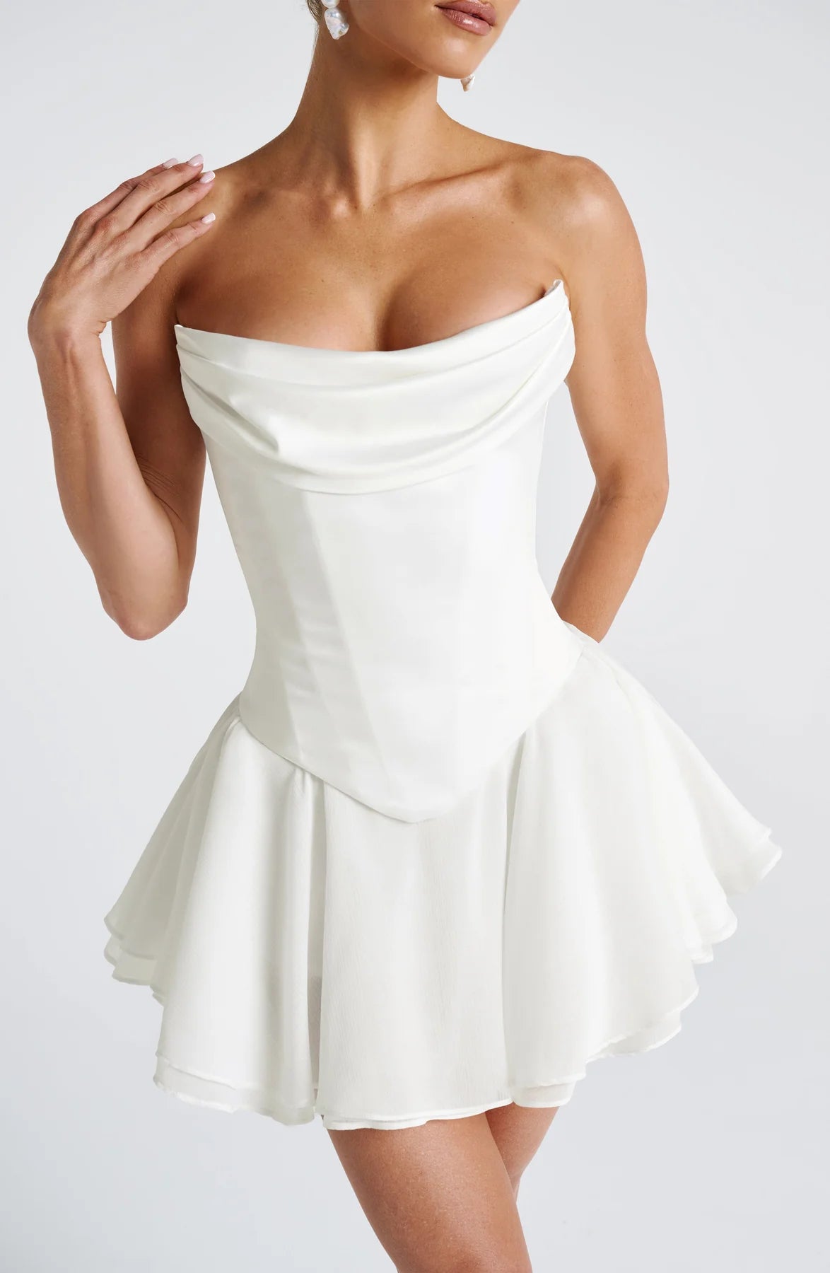 Elegant Fit-and-Flare Strapless Cowl Neck Sleeveless Satin Chiffon Mini Homecoming Dress Lace-Up Party Dress