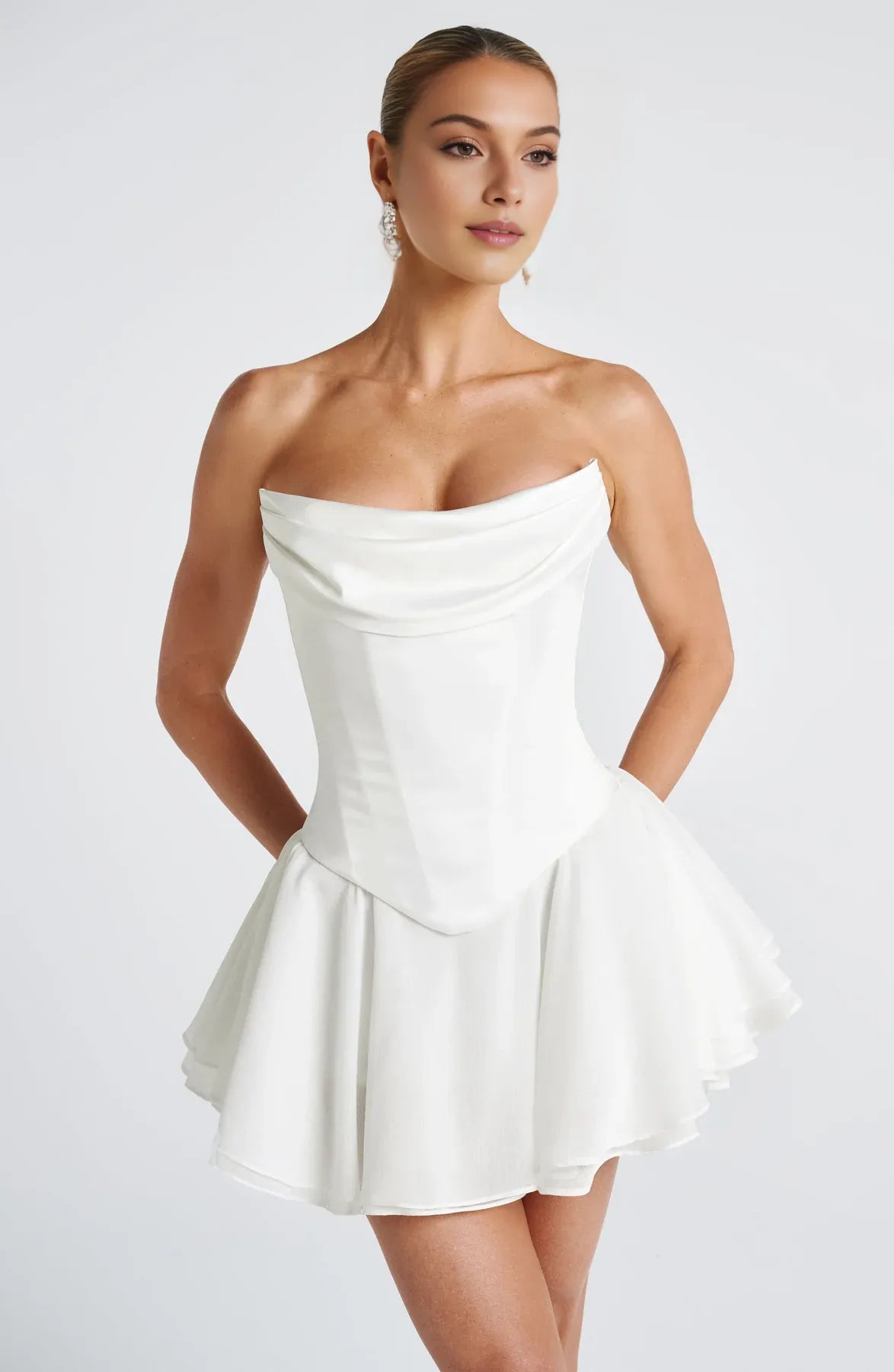 Elegant Fit-and-Flare Strapless Cowl Neck Sleeveless Satin Chiffon Mini Homecoming Dress Lace-Up Party Dress
