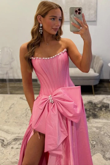 Vestido de fiesta con corsé palabra de honor de satén rosa fuerte y corte en A