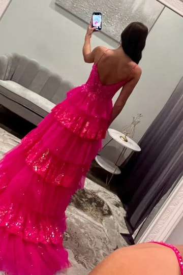 Vestido largo de fiesta rosa fucsia de tul corte A con escote corazón, tirantes finos y espalda descubierta