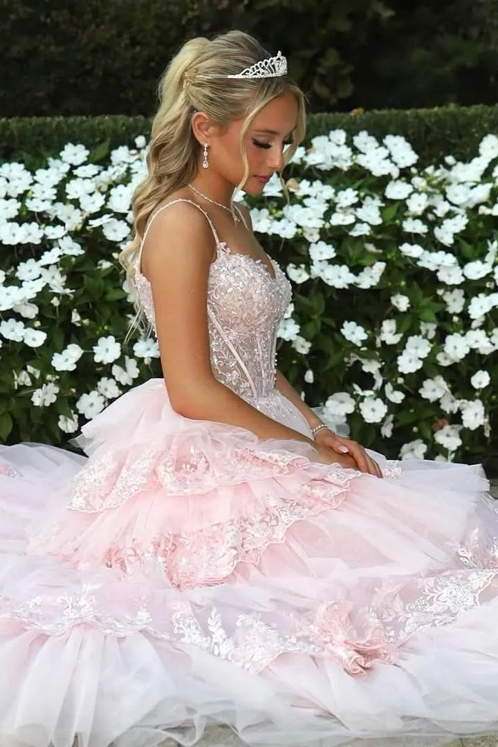 Vestido largo de fiesta rosa fucsia de tul corte A con escote corazón, tirantes finos y espalda descubierta