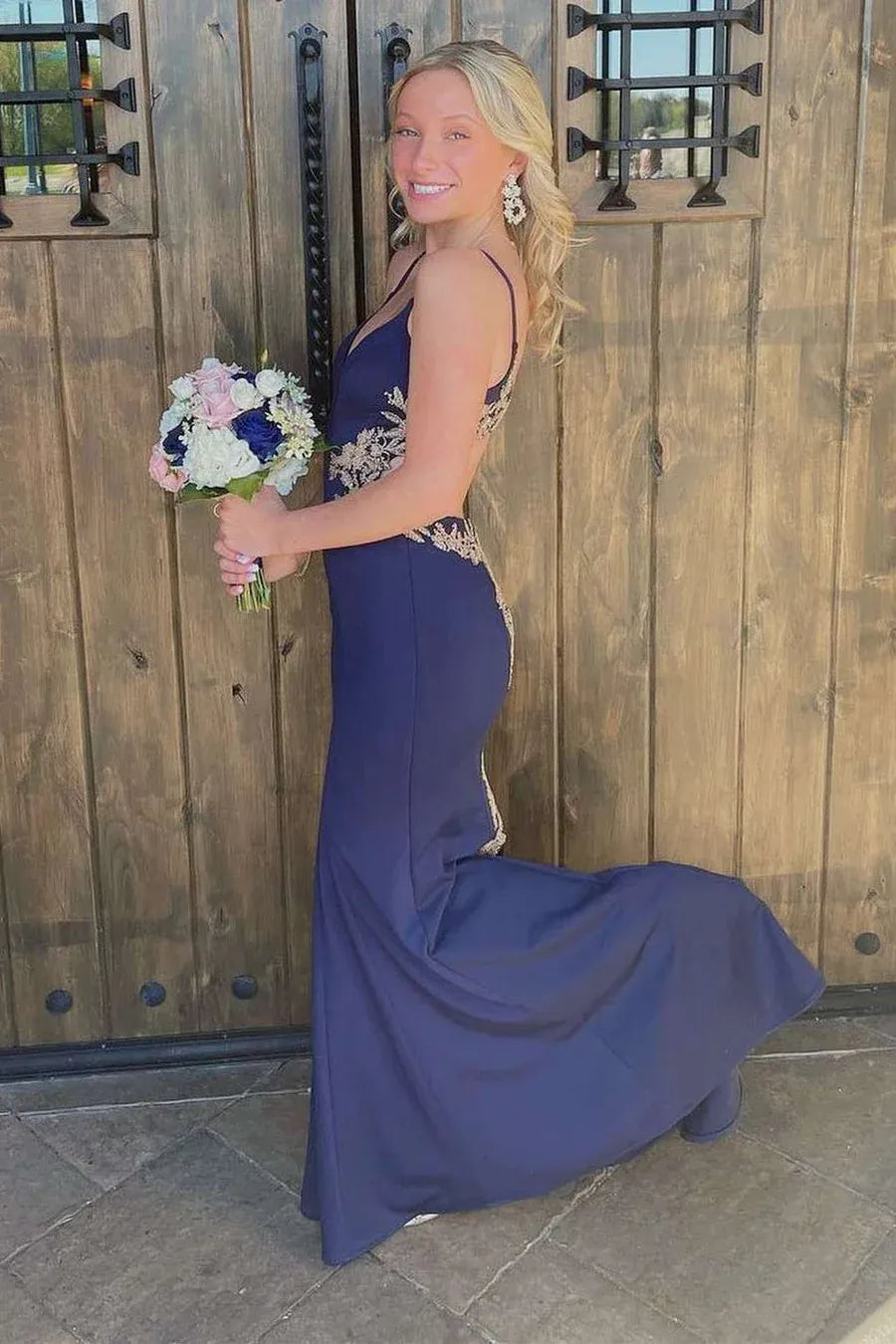 Lace Mermaid V-Neck Spaghetti Strap Backless Prom Gown