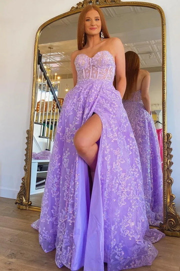 Vestido de fiesta lavanda de tul corte A con hombros descubiertos y manga larga