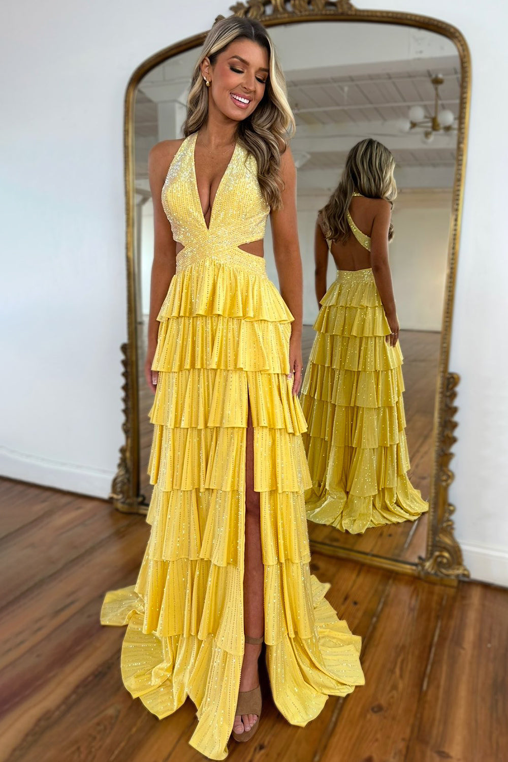 Vestido de fiesta de noche largo con abalorios, línea A, cuello halter, capas, brillante, espalda descubierta y abertura alta
