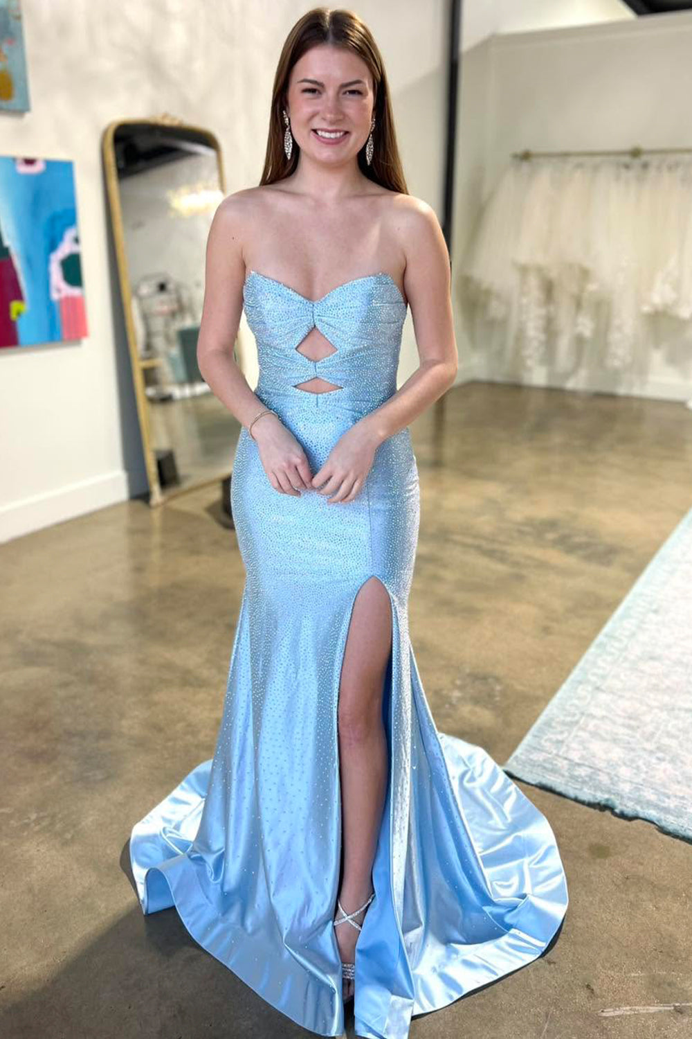 Vestido de Noche de Sirena con Abalorios Brillantes para Mujer con Escote Corazón Recortado con Lazo Delantero, Abertura Alta y Cola Completa