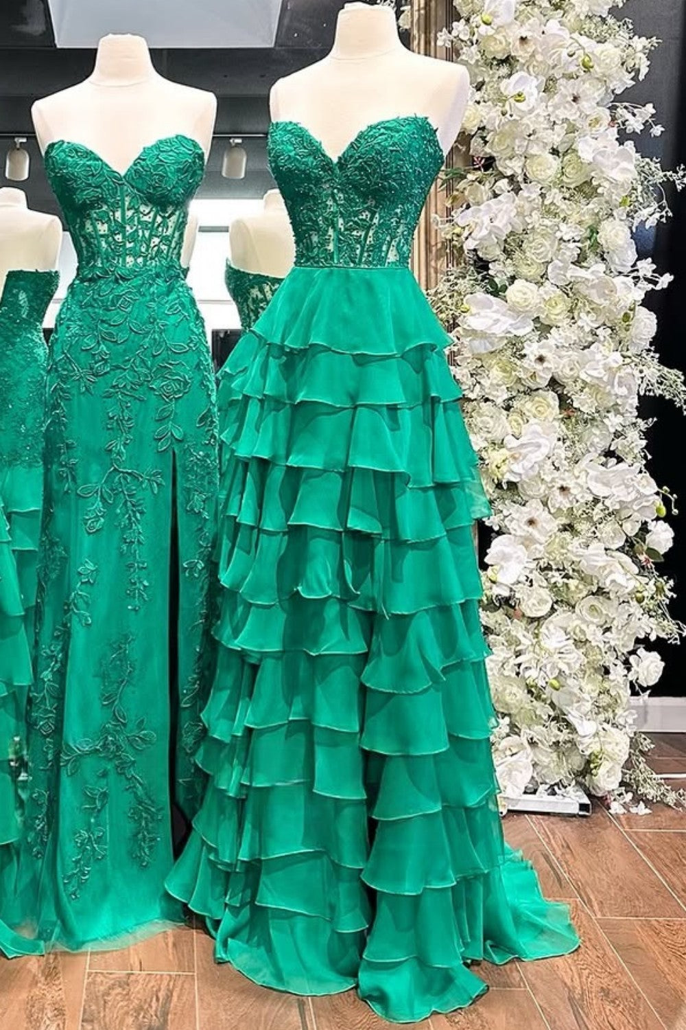 Vestido de Fiesta Largo con Escote Corazón, Encaje y Gasa en Línea A con Abertura, Vestido Maxi sin Tirantes de Encaje y Gasa con Volantes